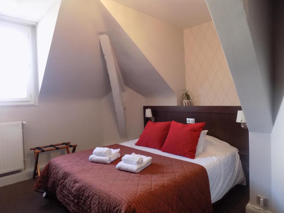 Logis Hotel La Breche - Restaurant Berthelot Амбуаз Экстерьер фото