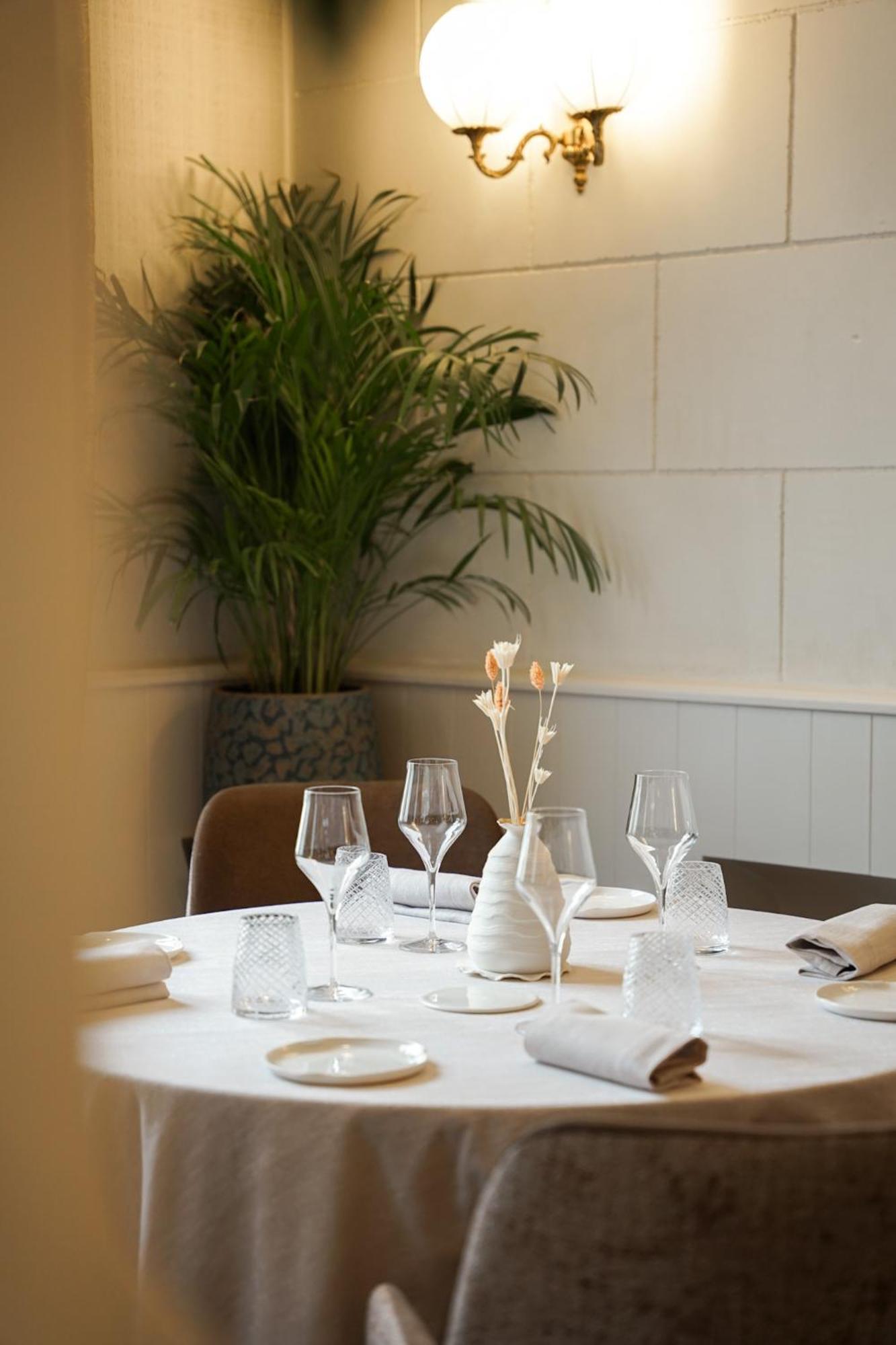 Logis Hotel La Breche - Restaurant Berthelot Амбуаз Экстерьер фото